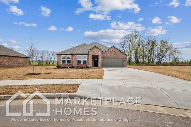 Building Photo - 3751 Aryana Ave
