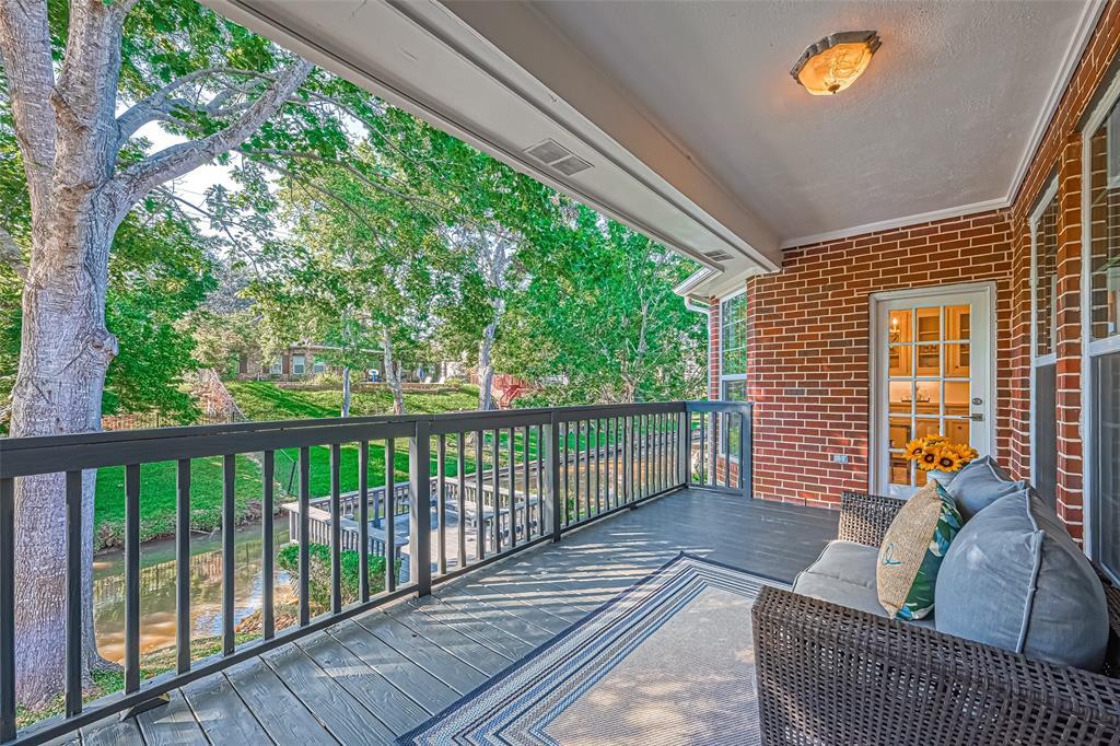 Foto principal - 4602 Lake Village Dr