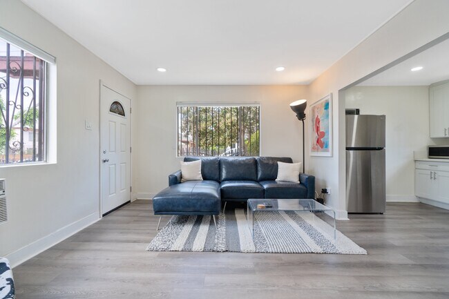 Foto del edificio - 2650 Arvia St