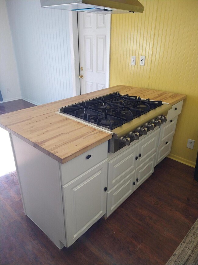 Foto del edificio - 20245 Independence Dr