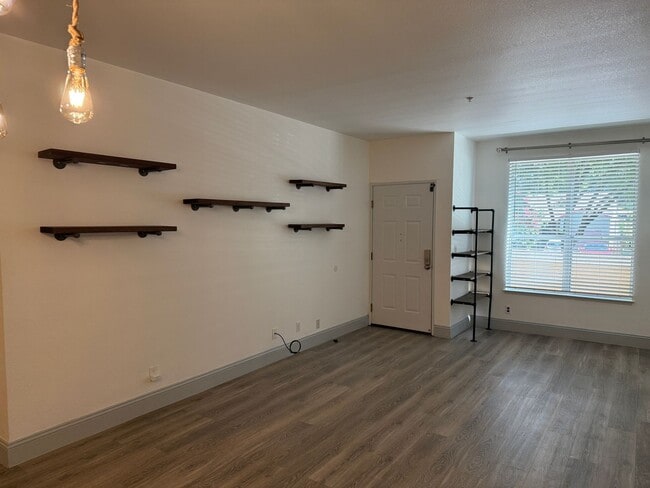 Building Photo - Modern Downtown San Jose Condo