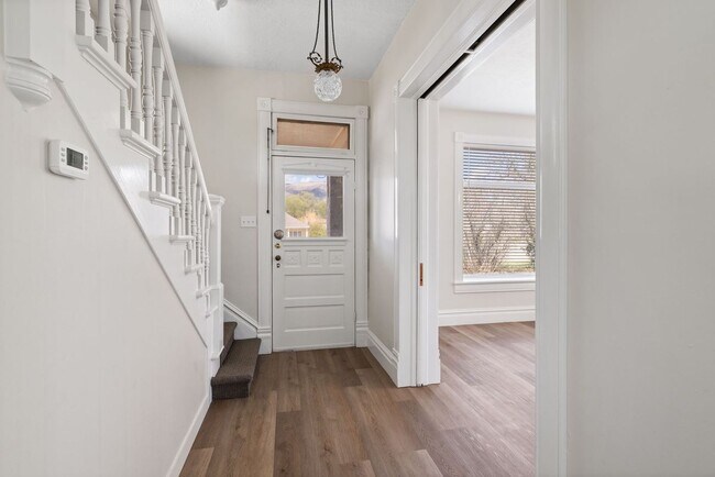 Foto del edificio - 343 S State St