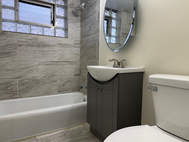 Foto del edificio - 11137 S Emerald Ave