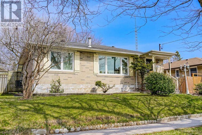 Photo du bâtiment - 1425 Lakefield St