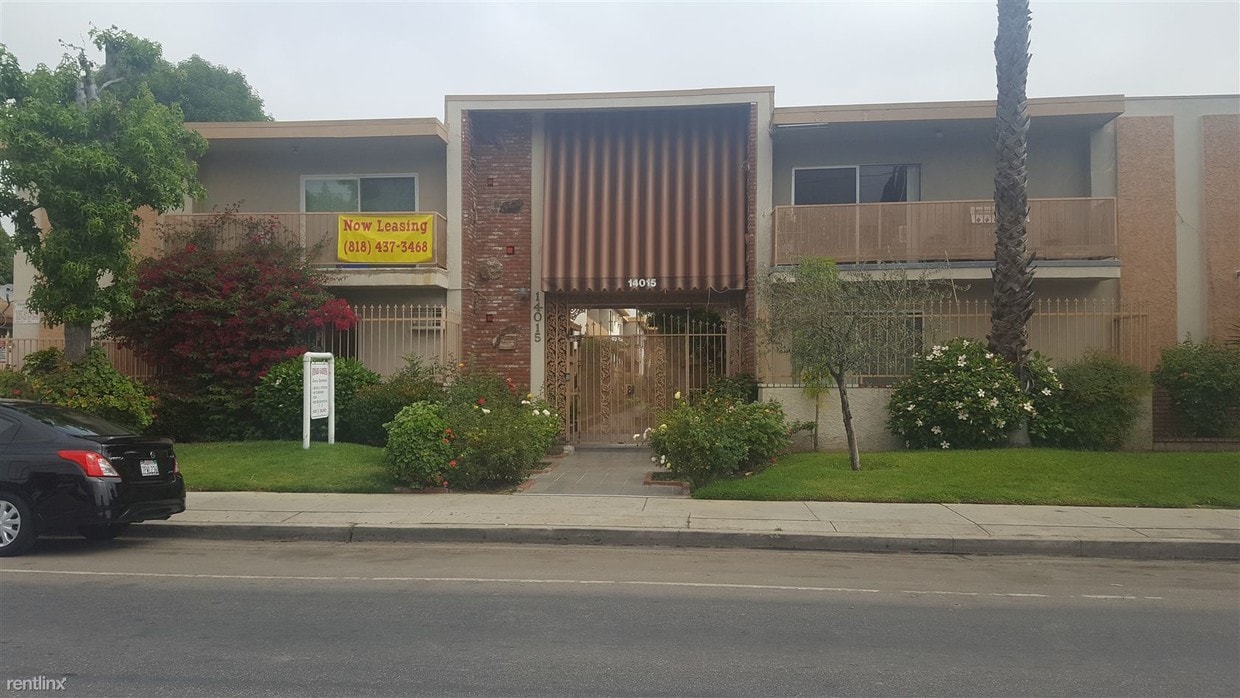 Primary Photo - 14015 Oxnard St