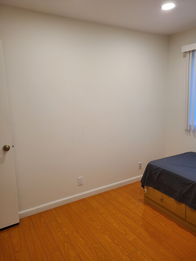 Building Photo - 1524 Rue Avati