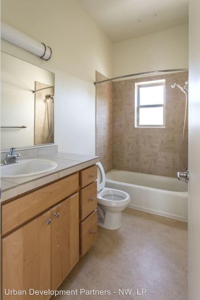 Building Photo - 8117 N Edison St