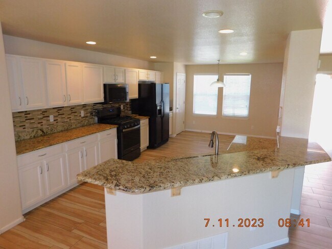 Building Photo - Beautiful Littleton home located in the desired Marston neighborhood!