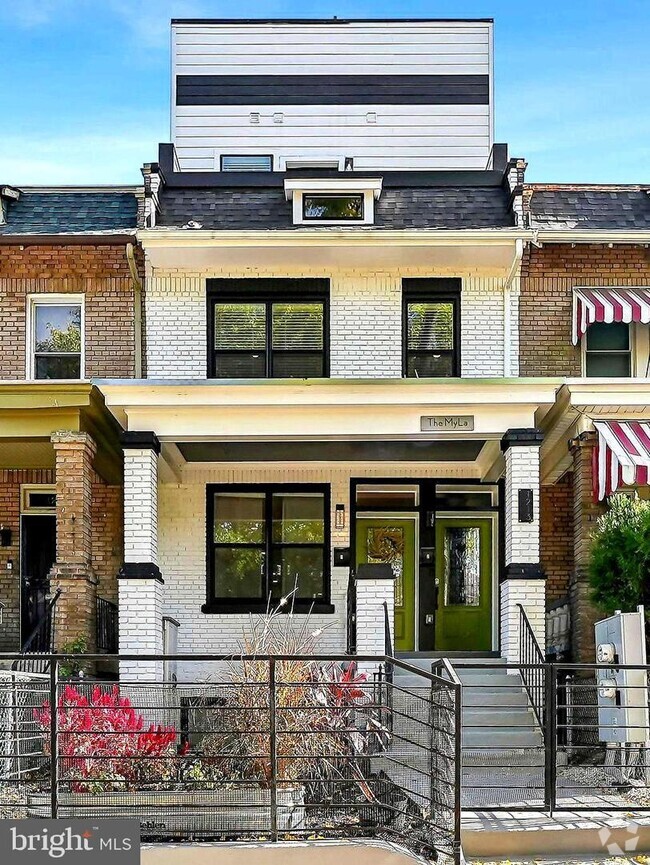 Building Photo - 1213 Holbrook St NE