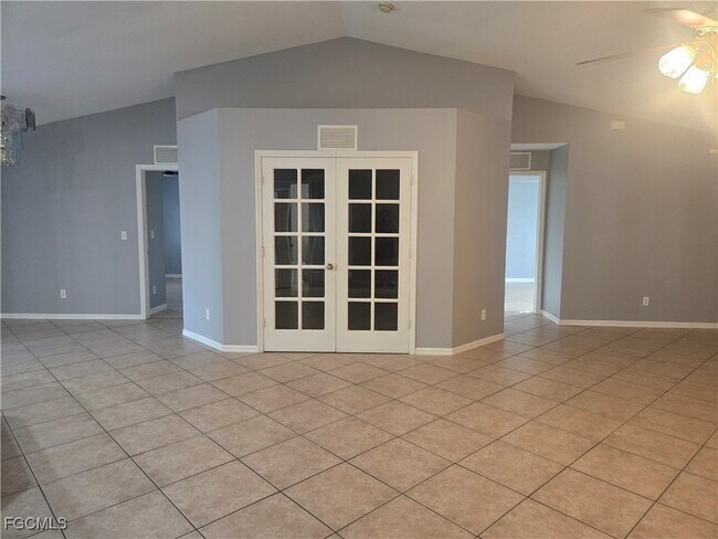 Foto del edificio - 301 SW 14th Pl