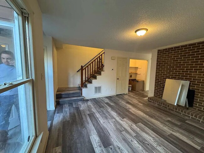 Building Photo - 4423 American Dr
