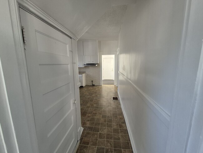 Foto del edificio - 635 S 39th St