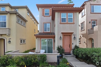 Building Photo - 2821 Lemon Common