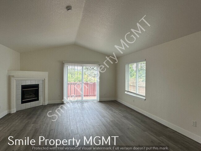 Foto del edificio - Beautifully Updated Home for Rent in Happy Valley