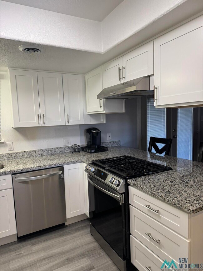 Building Photo - 500 Carter Dr