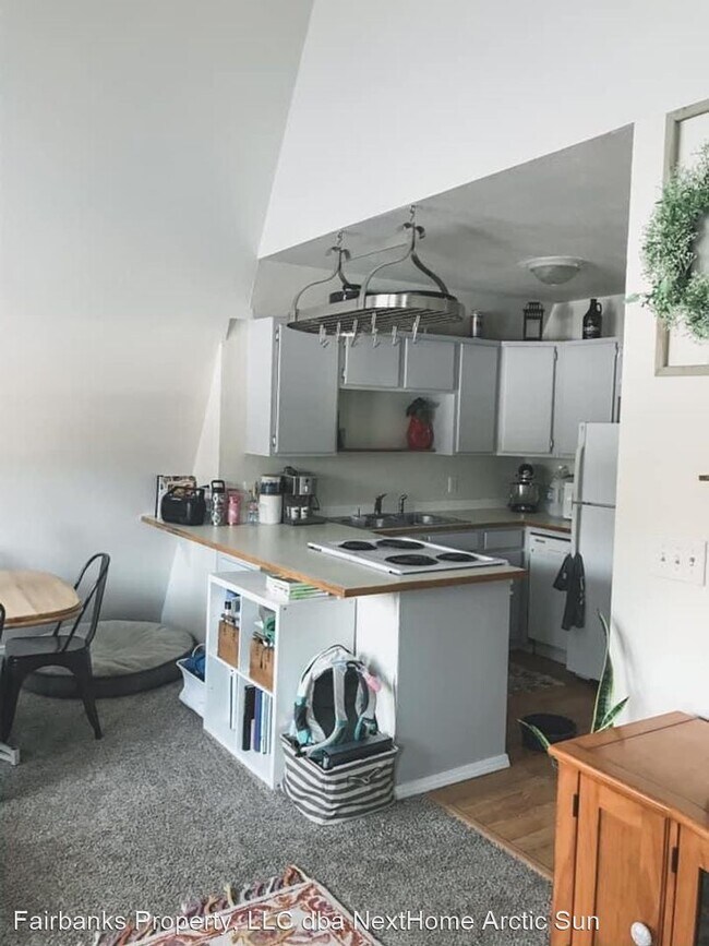 Building Photo - 2 br, 1 bath House - 675 Nautilus Drive