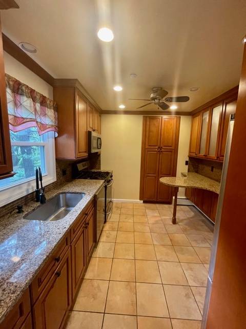 Building Photo - 35 Riverside Pl