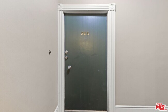 Foto del edificio - 8550 Holloway Dr