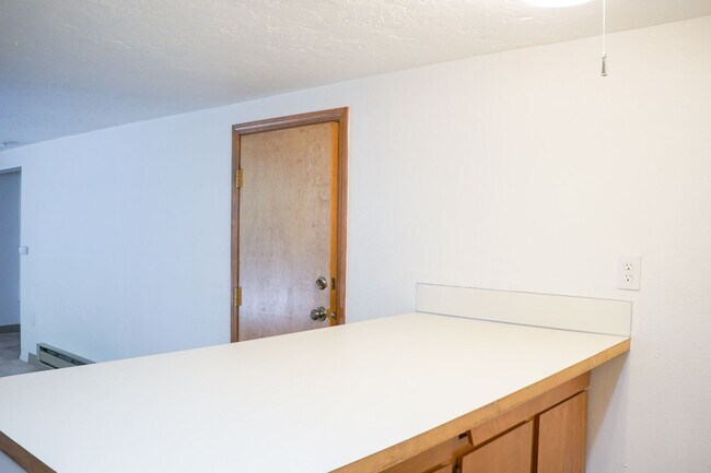 Foto del edificio - Great NW Location: Spacious 1 Bedroom Ready Soon!