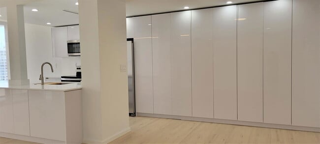 Photo - 19355 Turnberry Way Apartment