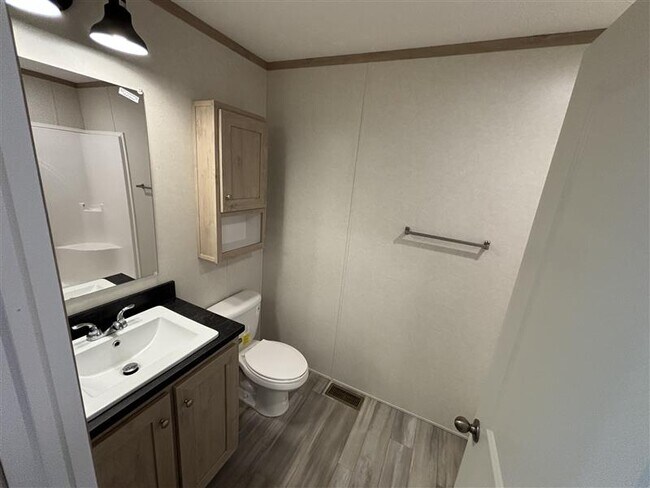 Foto del edificio - 23 Bradley Ln