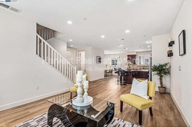 Photo - 5559 Martinelli Way Townhome