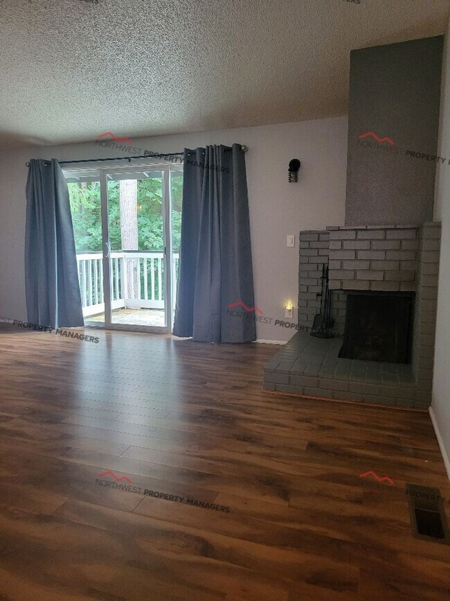 Foto del edificio - STATUS: *PENDING APPLICATION*  | R320 | $1895