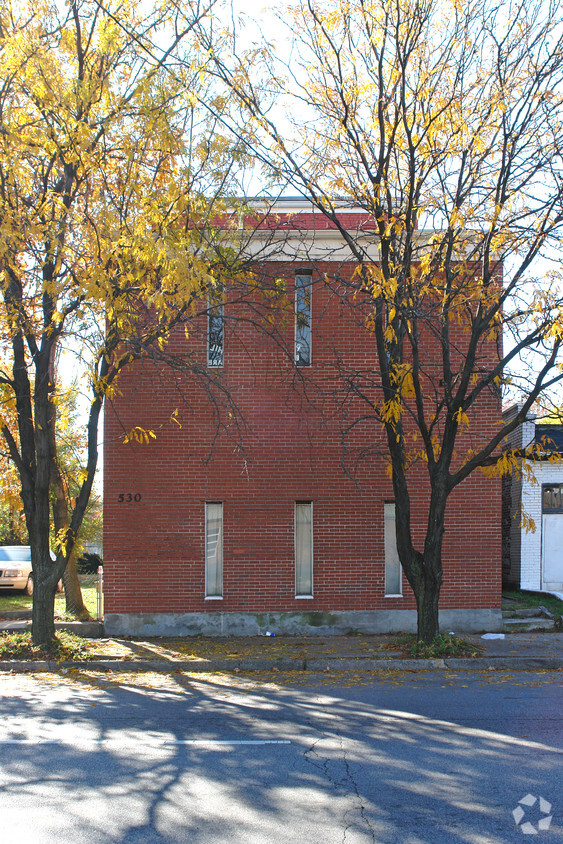 Building Photo - 530 W Breckinridge St