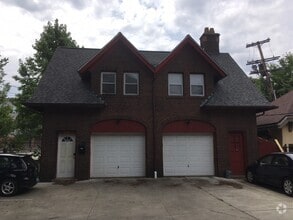 Building Photo - 11016 Magnolia Dr