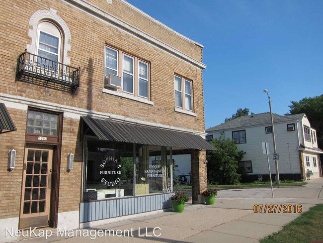 Building Photo - 3201 S Howell Ave