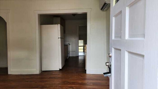 Foto del edificio - 3 bed 1 bath house Tampa