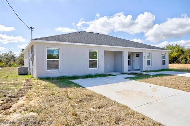 Foto del edificio - 293 Lincoln Rd NE