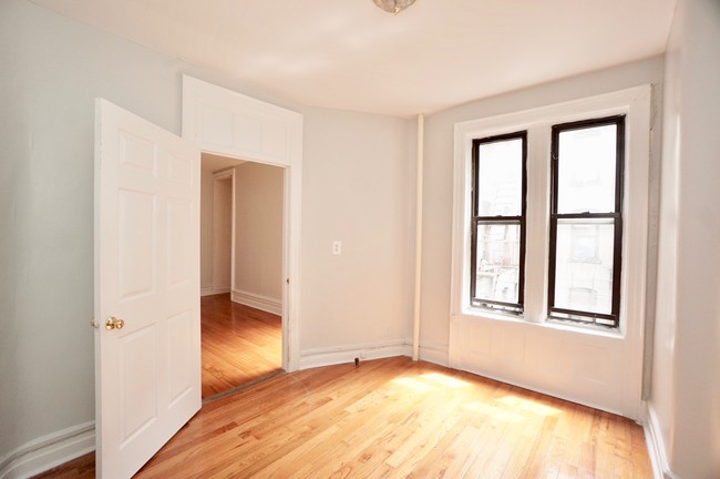 Building Photo - 2224 Amsterdam Ave