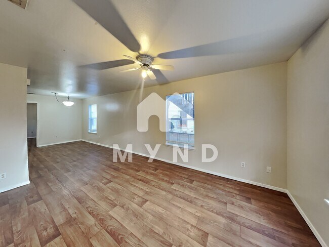 Building Photo - 616 W Martin Luther King Dr Unit 612