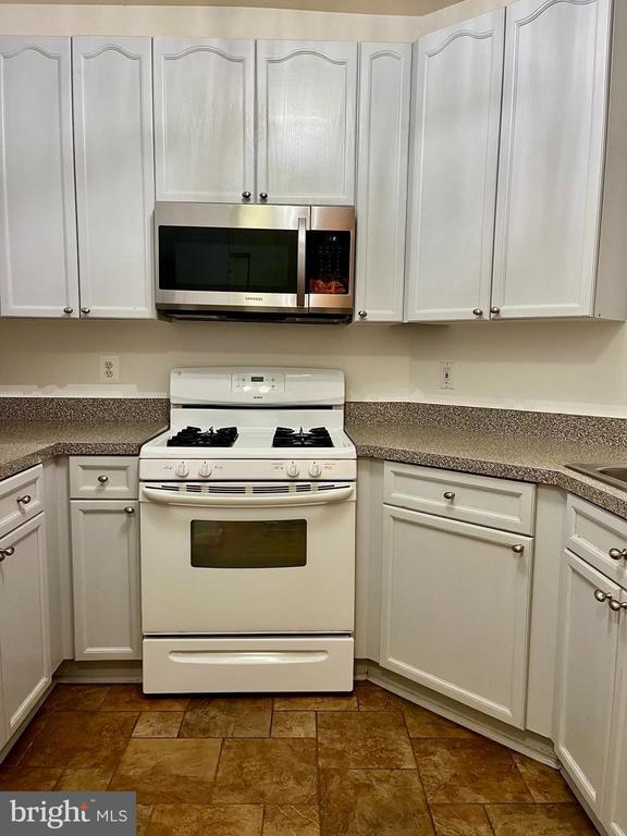 Building Photo - 2701 Bellforest Ct