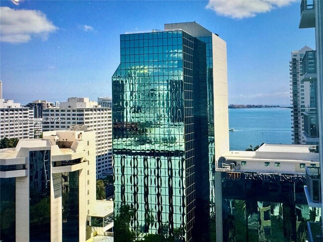 Foto del edificio - 1060 Brickell Ave