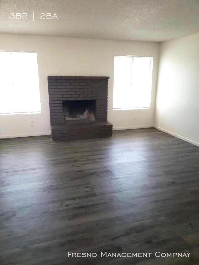 Building Photo - 3 bedroom in Fresno CA 93727