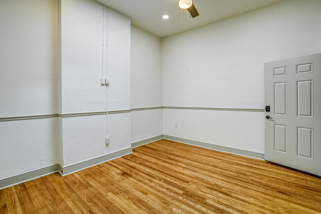 Foto del edificio - 416 W Broad St