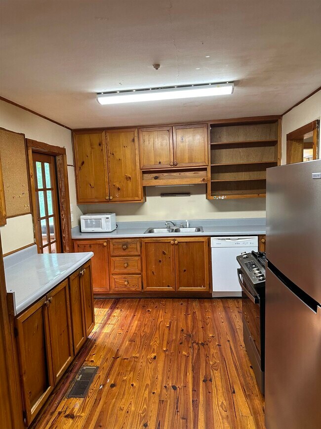Building Photo - 317 Pauls Dr