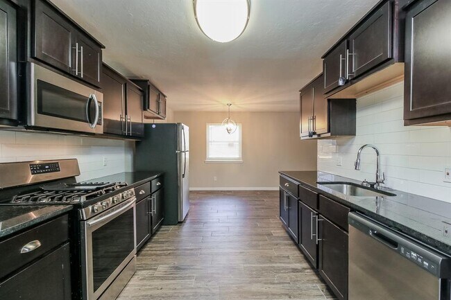 Foto del edificio - 8716 Tracy Dr