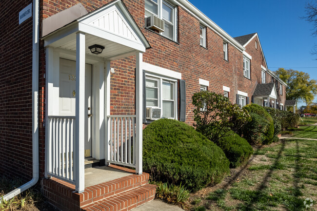 Typical Entrance - Warner Village Apartments