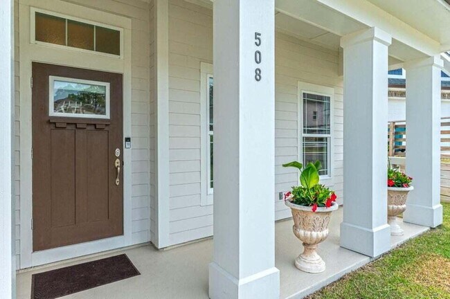 Foto del edificio - 508 Hideaway Ln