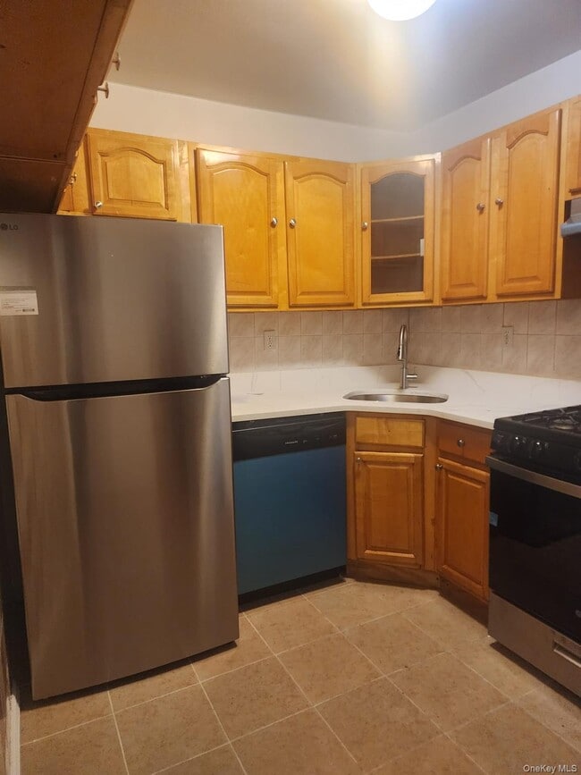 Building Photo - 94-86 218th St