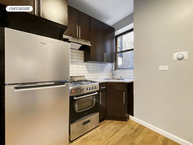 Foto del edificio - 2647 Frederick Douglass Blvd