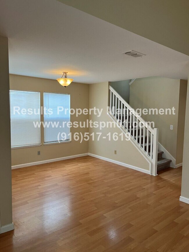 Building Photo - Make this Beautiful 4 Bedroom Your New Home