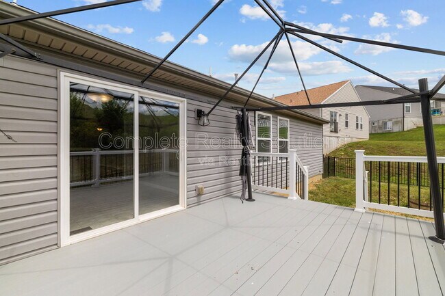Building Photo - 6593 Buckingham Palace Dr