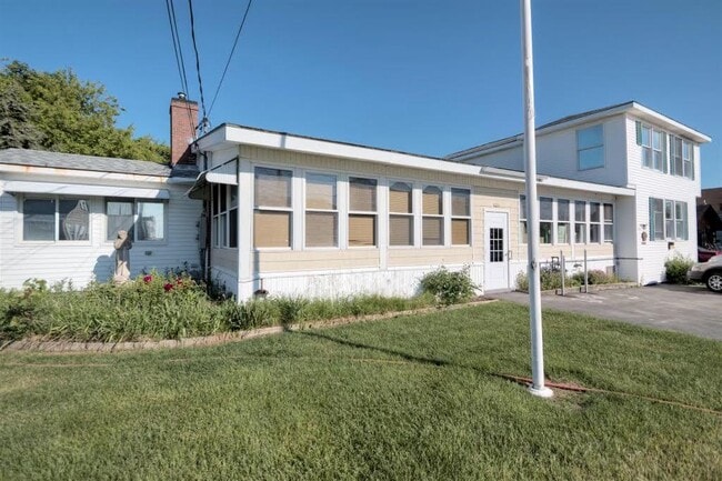 Building Photo - 124 Kings Hwy