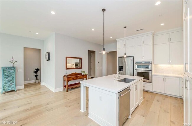 Foto del edificio - 3 br, 2.5 bath Condo - 124 Bellini