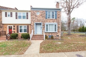 Building Photo - 2216 Ashcreek Dr