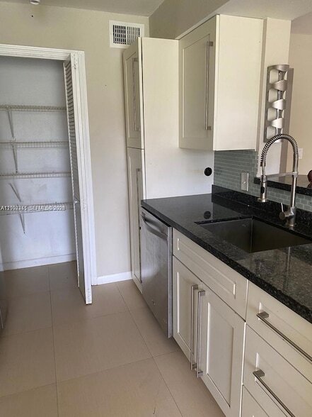 Foto del edificio - 2371 NW 33rd St
